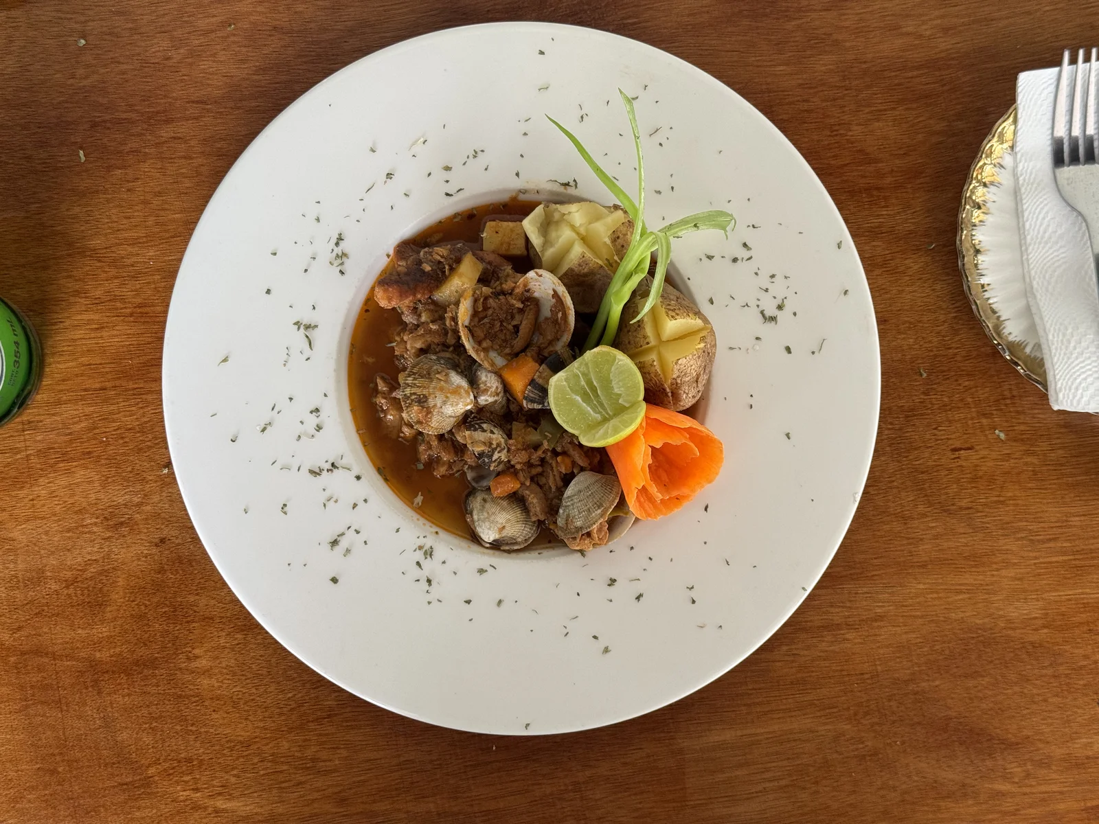 Cazuela Criolla de Mariscos al Ajillo